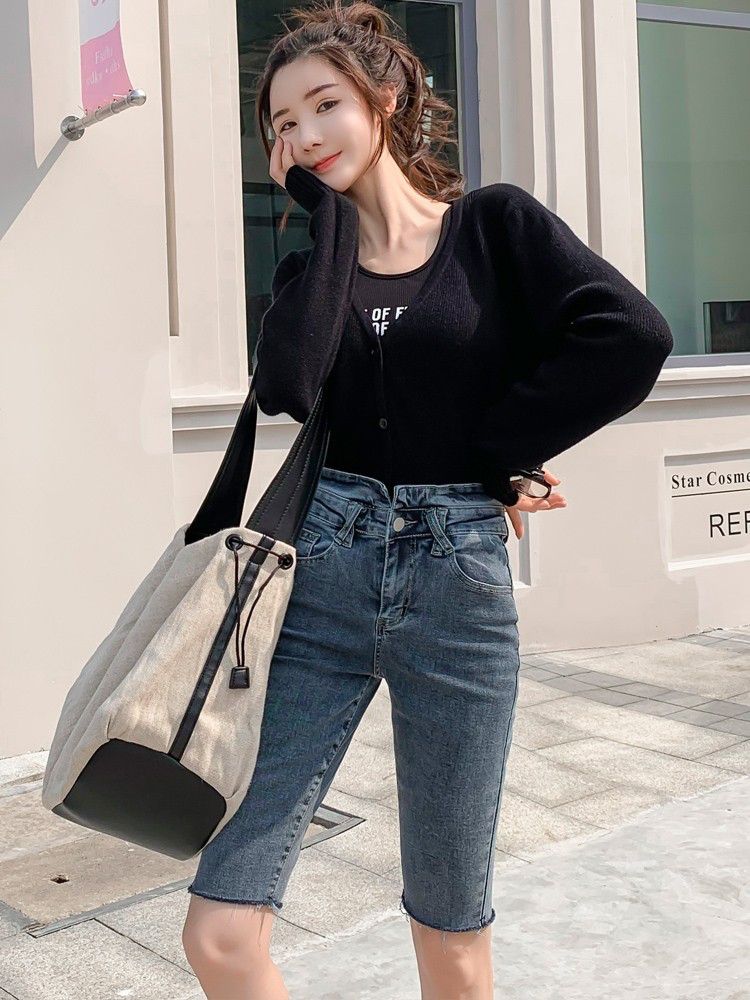 潮酷直筒牛仔裤怎么搭配,秋冬季节破洞牛仔裤怎么搭配