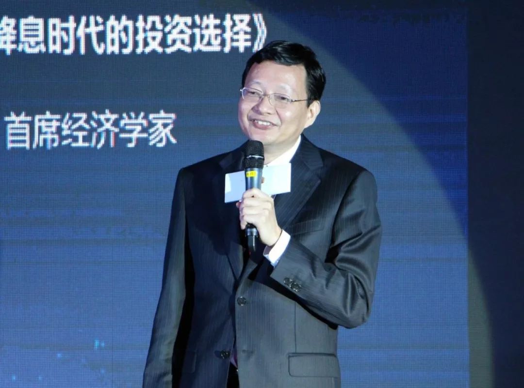 醒醒!炒股信分析师、专家和媒体你根本赚不到钱!