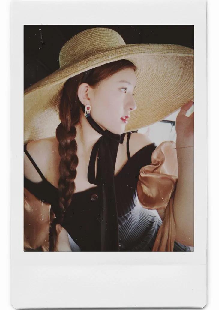 赵丽颖夏日装扮,夏日草帽赵丽颖