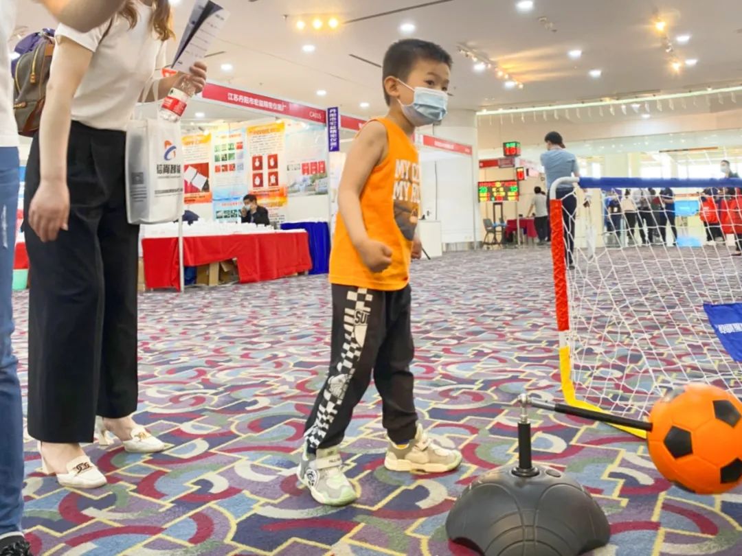 派迪茵足球训练,派迪茵校园足球