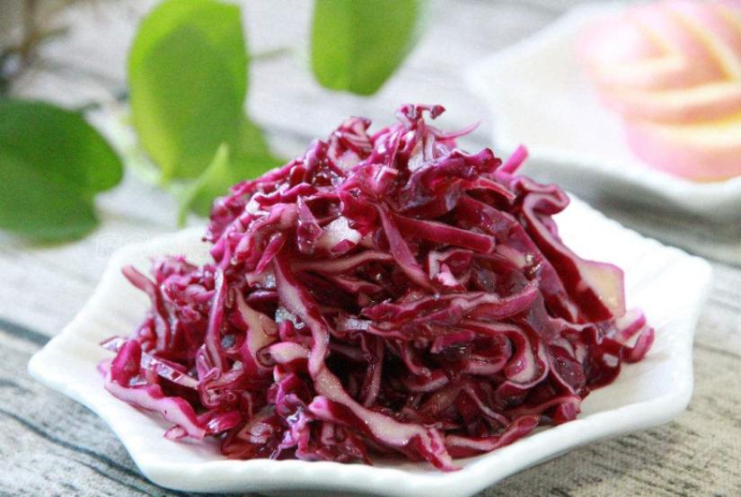 凉拌紫甘蓝好吃又简单,紫甘蓝凉拌好吃又简单