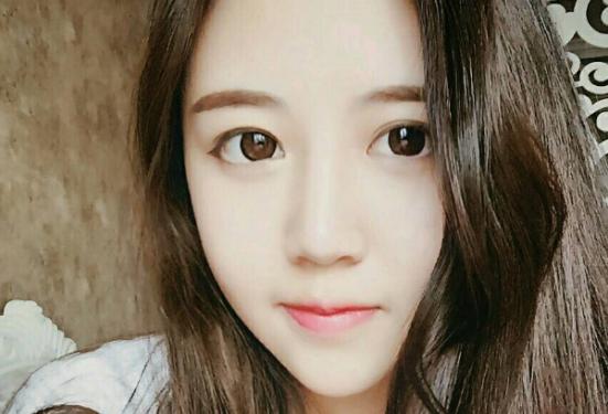 发型设计与脸型眉型搭配,标准五官比例适合发型