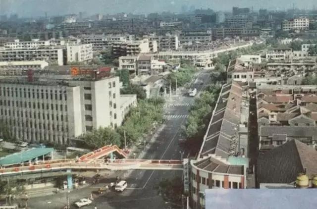 上海的静安区，为什么有那么多山西的路名？