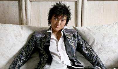 杨臣刚新歌,杨臣刚一首歌赚了多少钱