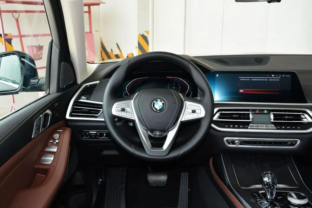 大大大大大汽车中的加特林，折合每平米近10万元的全尺寸SUV豪车