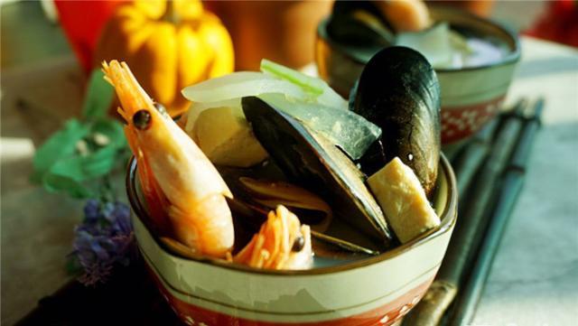 入秋后多喝此汤汤汁鲜美又营养,入秋后每天喝点这个汤暖胃还养生