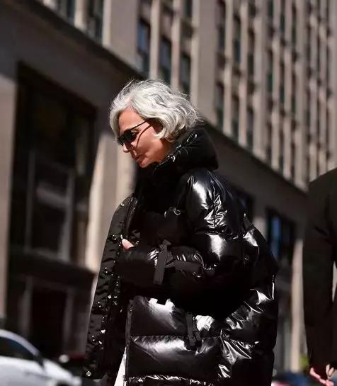 羽绒服怎么穿效果最好 (羽绒服穿着要什么样才叫做刚合适)