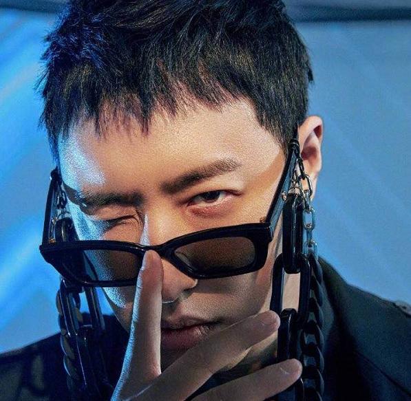 潘玮柏媳妇方媛摆拍,潘玮柏和方媛照片