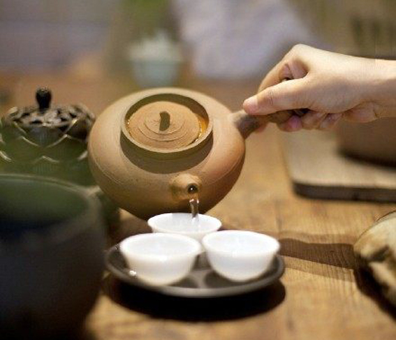 好朋友之间渐行渐远有必要挽回吗,朋友为什么关系好一阵又不联系了