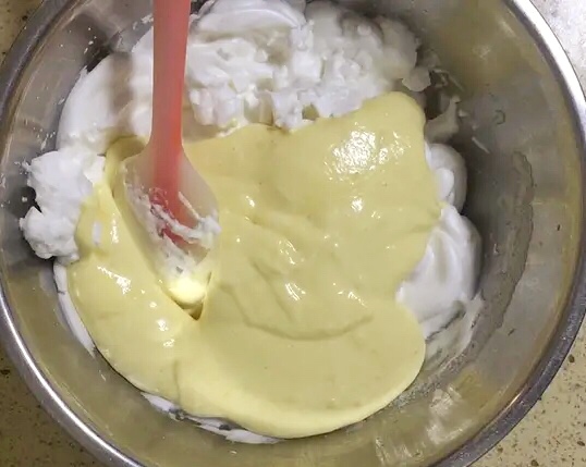 火爆全网的蛋糕，为什么你做的开裂，塌陷，湿粘？失败的原因在这