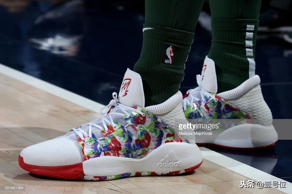 2018圣诞大战明星穿什么鞋,2018圣诞大战明星穿的球鞋