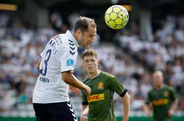 「连足追踪」丰政委辱骂边裁染红巴克曼缺阵三个月终回归