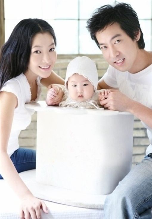 韩国第一美女，金喜善自曝自拍照，42岁长这样？