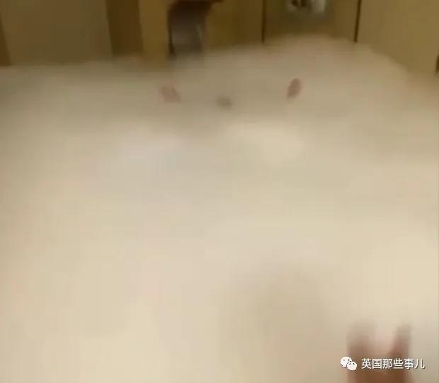 俄网红庆生往浴池倒干冰,俄罗斯网红液氮庆生