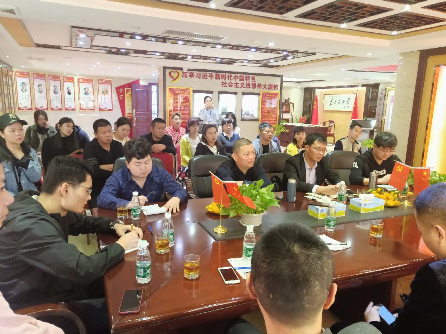 和田玉与天然翡翠,《一半海水一半火焰》