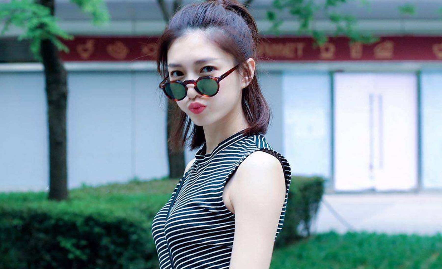 王晓晨和班级合影,王晓晨火吗