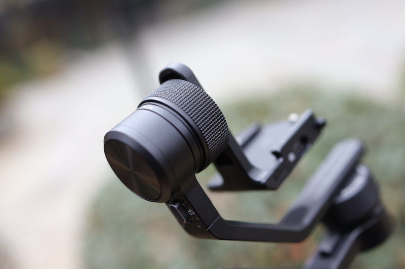 手持稳定器手机和运动相机一体,兼容手机和运动相机的稳定器