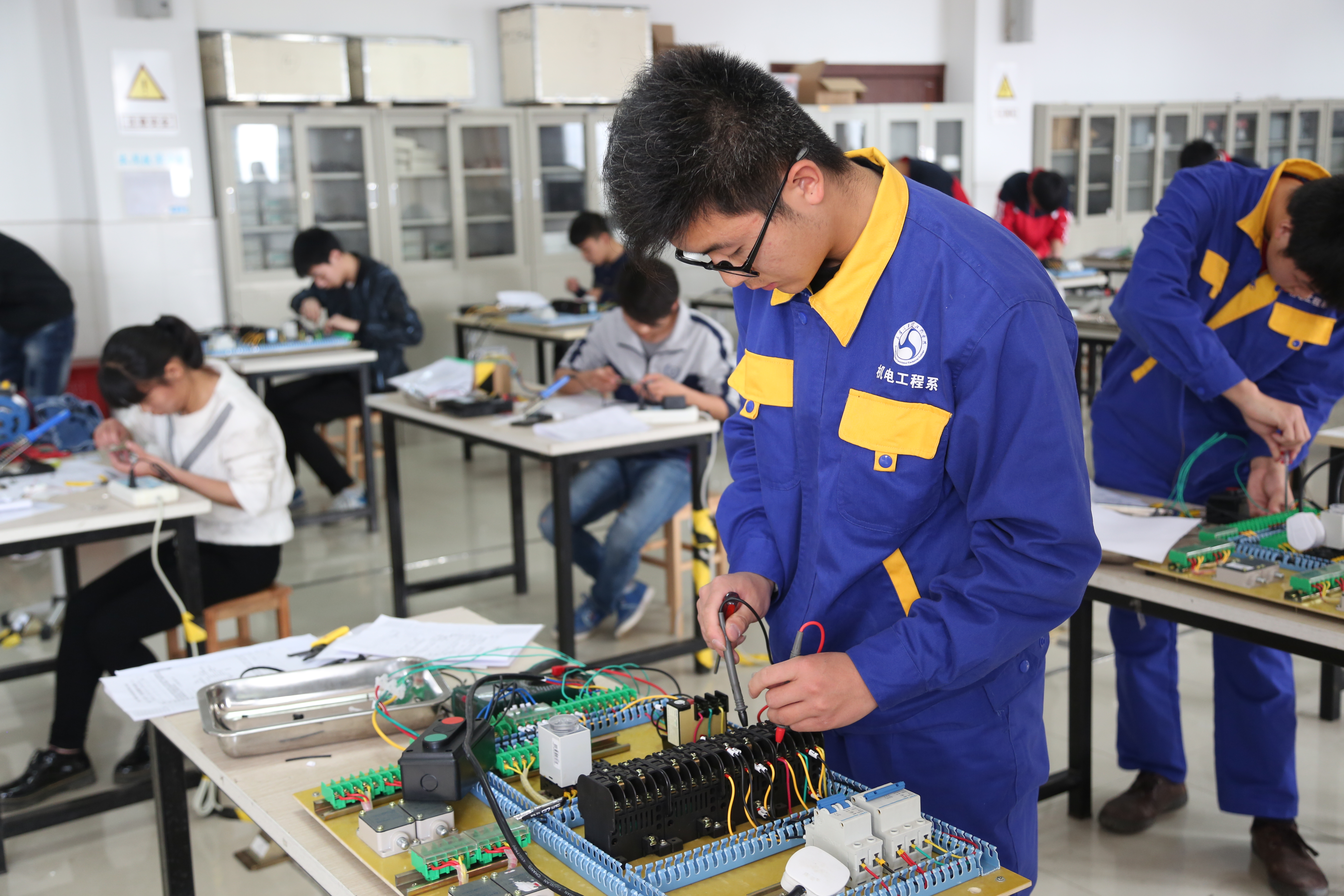 中考失误没考上高中该怎么选择,考不上普高但想读本科选什么好