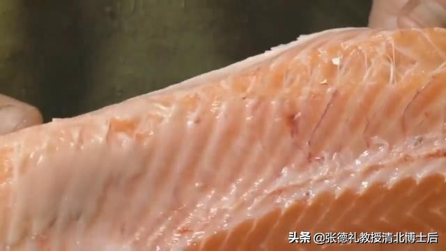 外媒曝光了挪威三文鱼养殖真相吗,挪威三文鱼养殖环境恶劣新闻