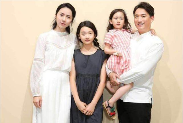 黄磊的二女儿现状,黄磊两女儿近况