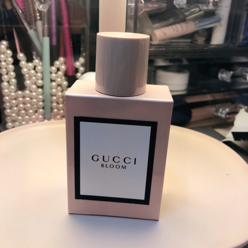 适合24岁女生四季用的香水,适合25岁用的淡香水推荐女性用