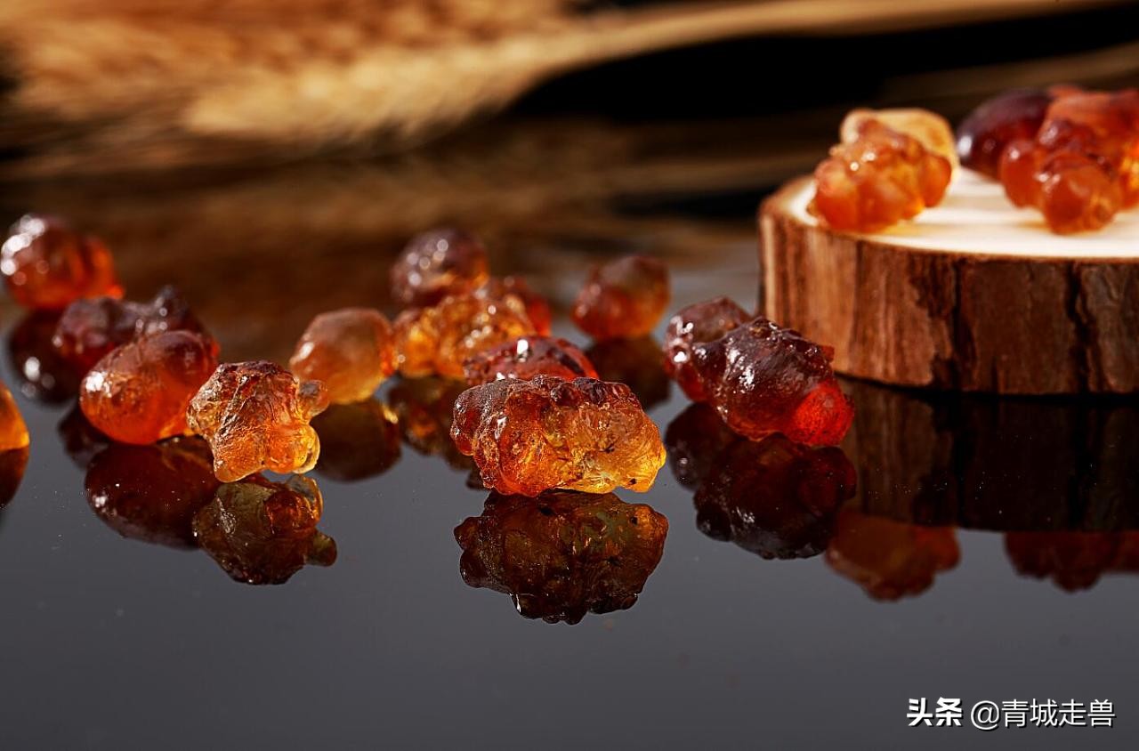 春节，宅在家里吃什么？教你做碗桃胶银耳羹，简单营养还美味