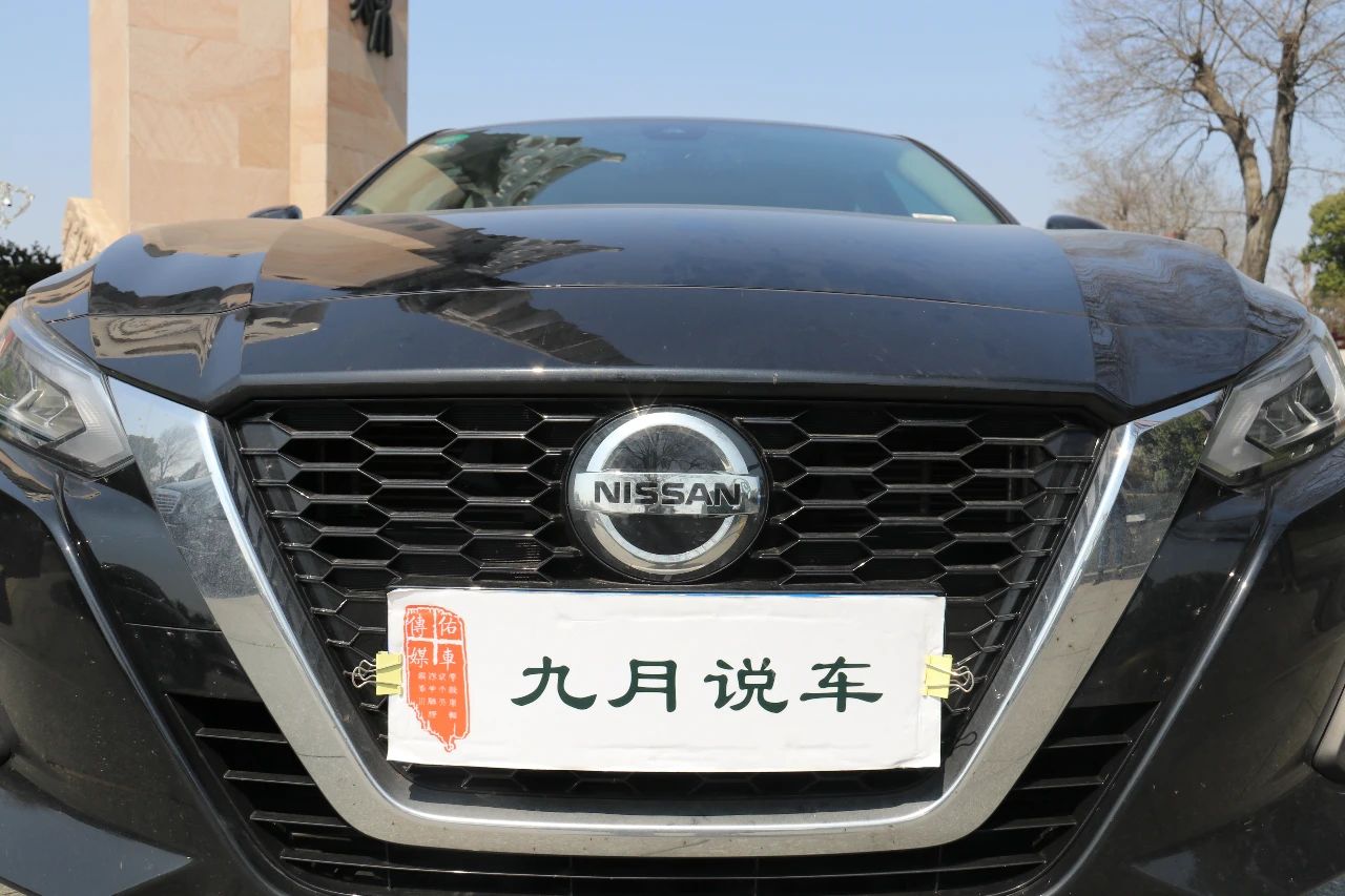 最新款天籁和第七代天籁对比,16万日系两厢车