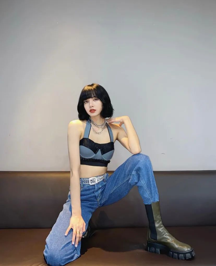 jennie甜酷风穿搭,jennie新造型lisa同款穿搭