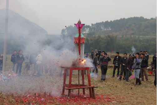 古村探险视频,古村探险攻略