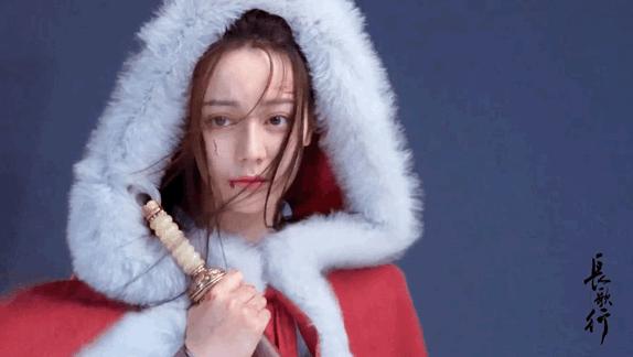 又到冬日，古装毛领斗篷别乱穿，高颜值演员和良心造型师缺一不可