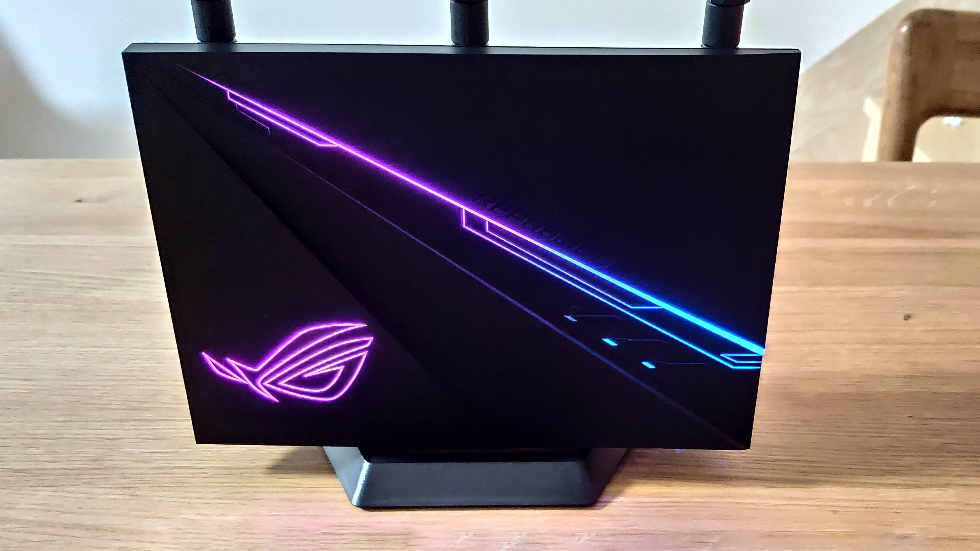 华硕roggt-ac2900电竞路由器,华硕rgbgt2900路由器怎么样