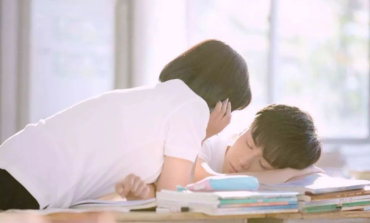 家长劝孩子不要早恋怎么办,家长发现孩子恋爱别慌张