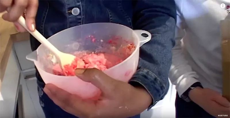 没有大人管的小孩子,没有大人管的孩子