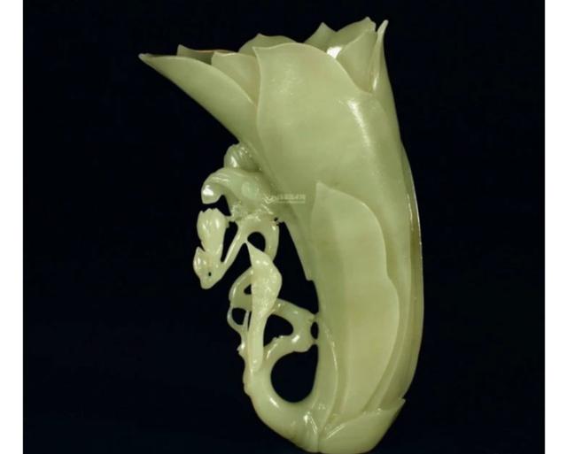 羊脂玉的价值排名第一,和田黄玉羊脂白玉