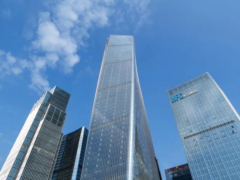 全球货币放水，谁能跑赢印钞机？答案来了