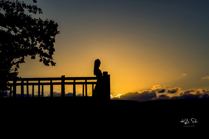 在海洋上与世隔绝的小岛,到大海里面就找一个小岛去生活