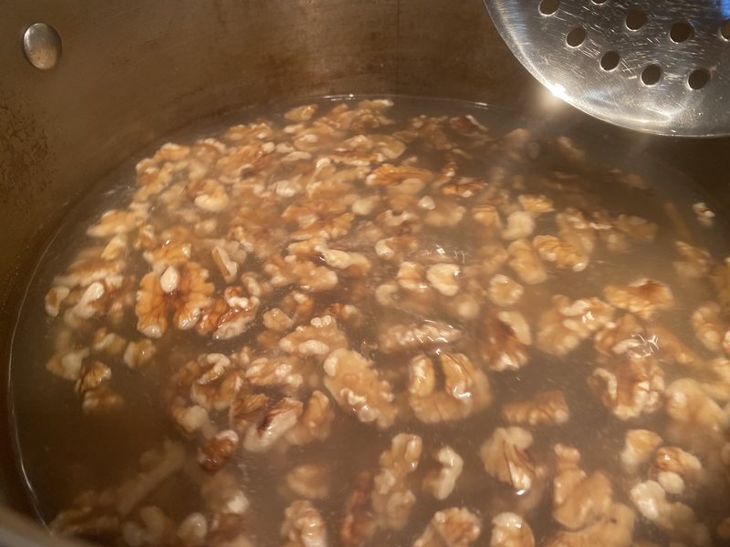 做好的琥珀核桃让人难以抗拒,琥珀核桃教程来了私藏美食大分享