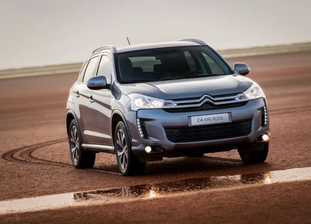 三菱劲炫自动二手车asx20年1.6,2014三菱劲炫asx后排可以放平吗