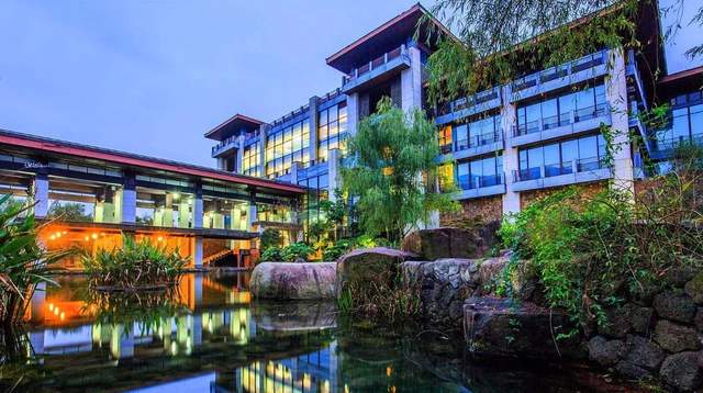 这几处温泉胜地让你温暖,世界六大温泉胜地