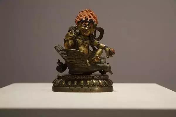 清代铜鎏金佛像的鉴定,清代铜鎏金无量寿佛像