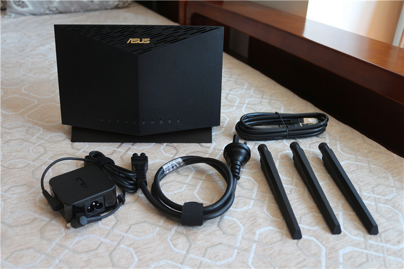 华硕roggt-ax6000路由器测评,华硕rtax56u路由器测评