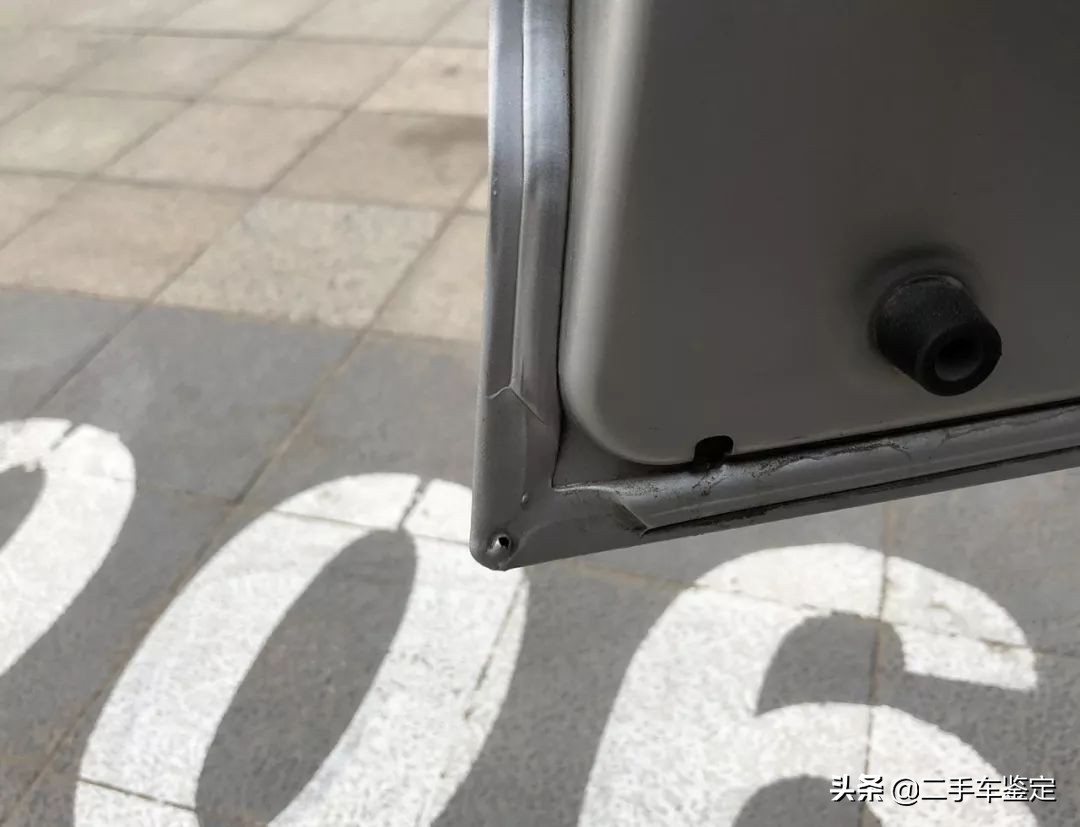 花冠车门上的三角板怎么拆,花冠车门内饰板怎么拆视频