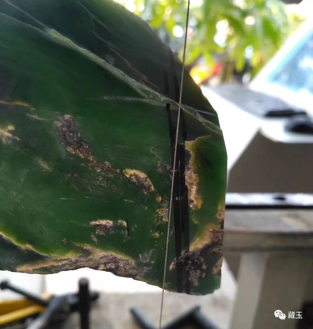 碧玉翠绿和菠菜绿的区别,碧玉菠菜绿是很暗的绿吗