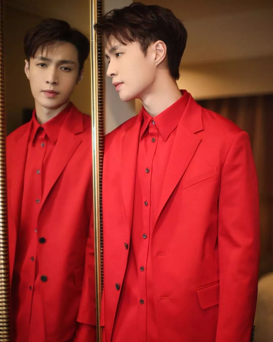 张艺兴代言美国时尚品牌CALVINKLEIN