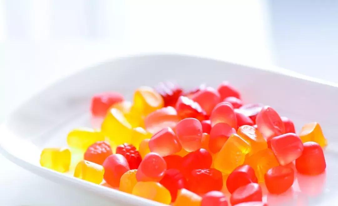 别再吃这三种食物毒性太大,比吸烟还致癌的5种食物