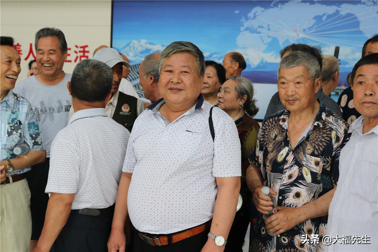 钢铁年代战友重逢,钢铁情怀