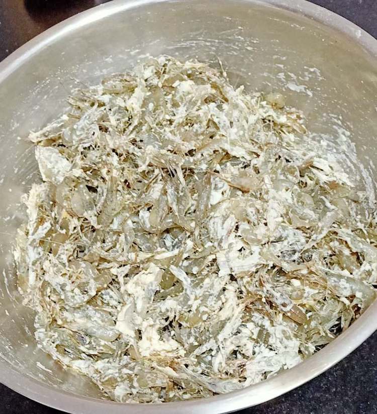 炸河虾挂糊炸还是挂淀粉炸,干锅小河虾怎么炸又酥又脆