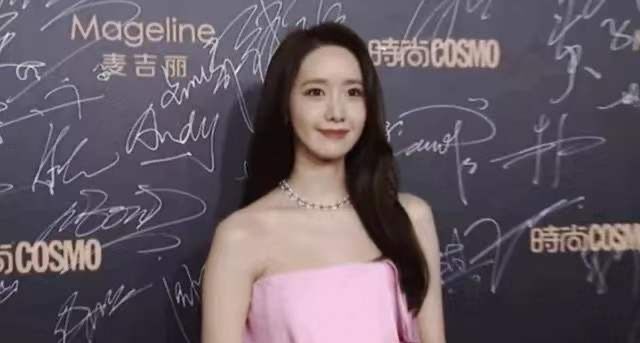 史诗级尴尬现场!口误一个接一个,她究竟是怎么了?