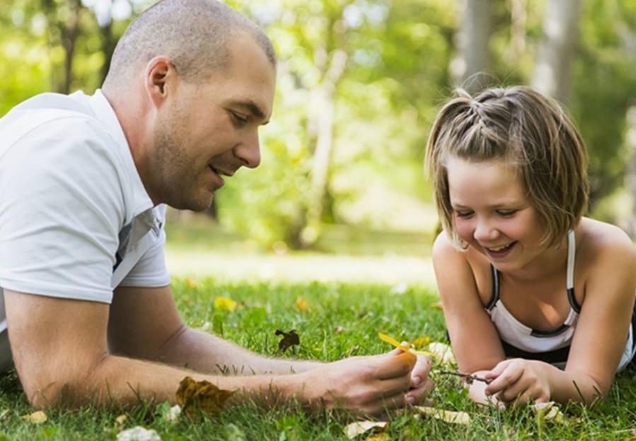 孩子脾气倔强家长应该怎么做,孩子脾气很倔怎么开导他