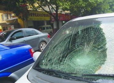 车祸车里的人为什么会死亡,车祸瞬间死亡的原因